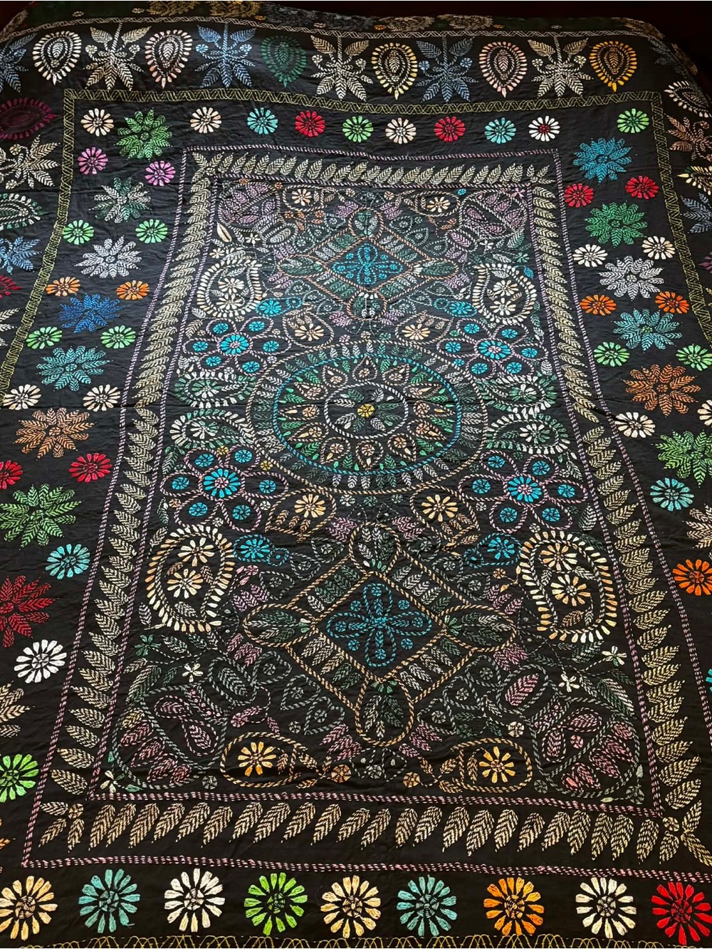 Vintage Indian Nakshi Kantha Floral Hand Embroidered Stitched Quilt 94in X 78in - Picture 3 of 8